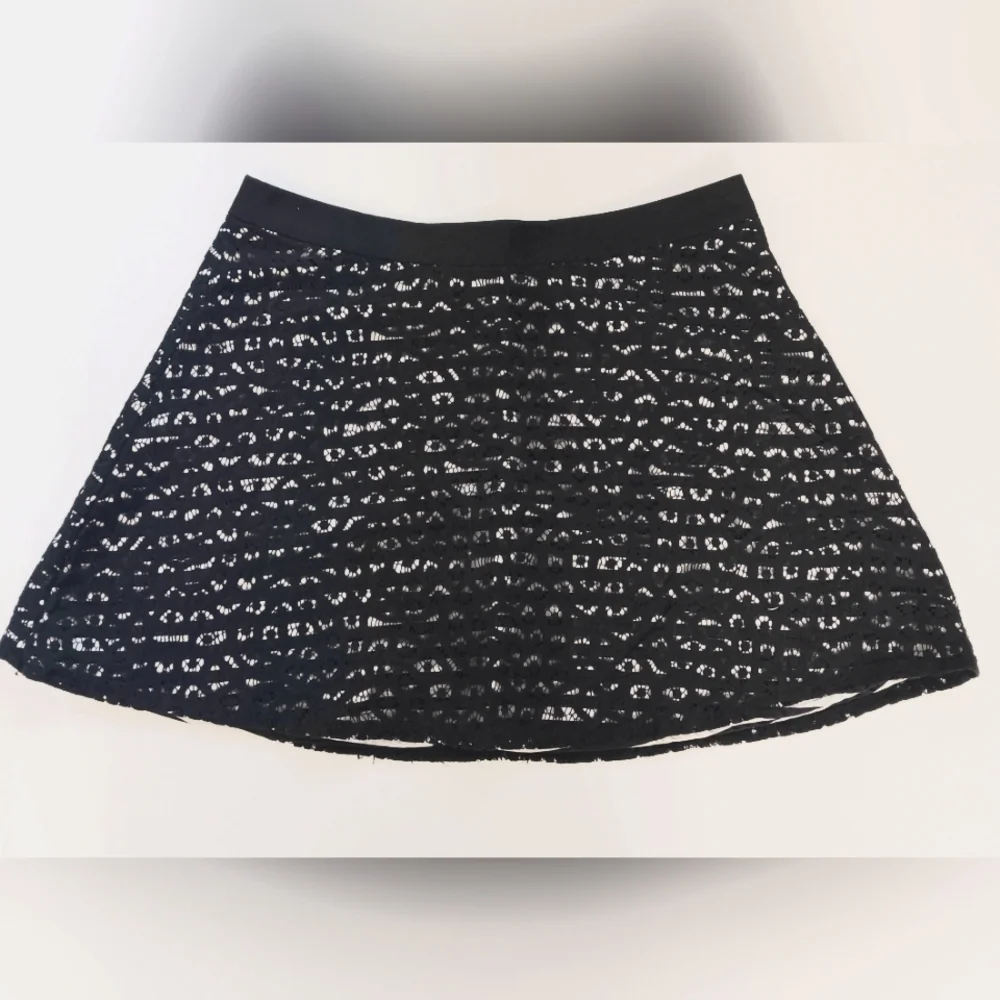 The Limited cotton blend preppy lace & stripe mini skirt. Size 12